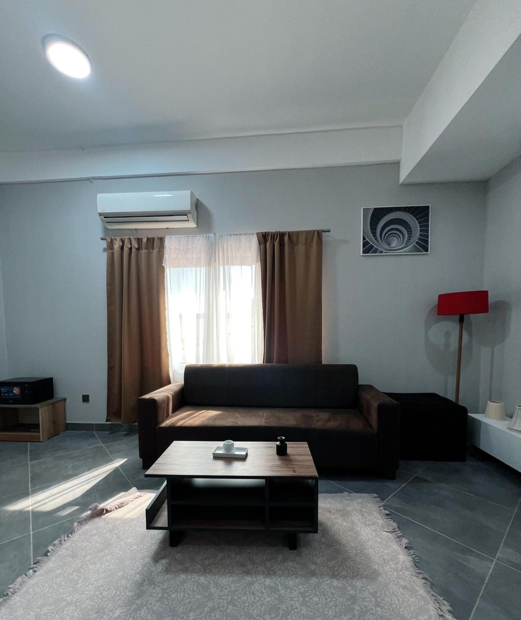 Euro Homes Hotel อักกรา ภายนอก รูปภาพ