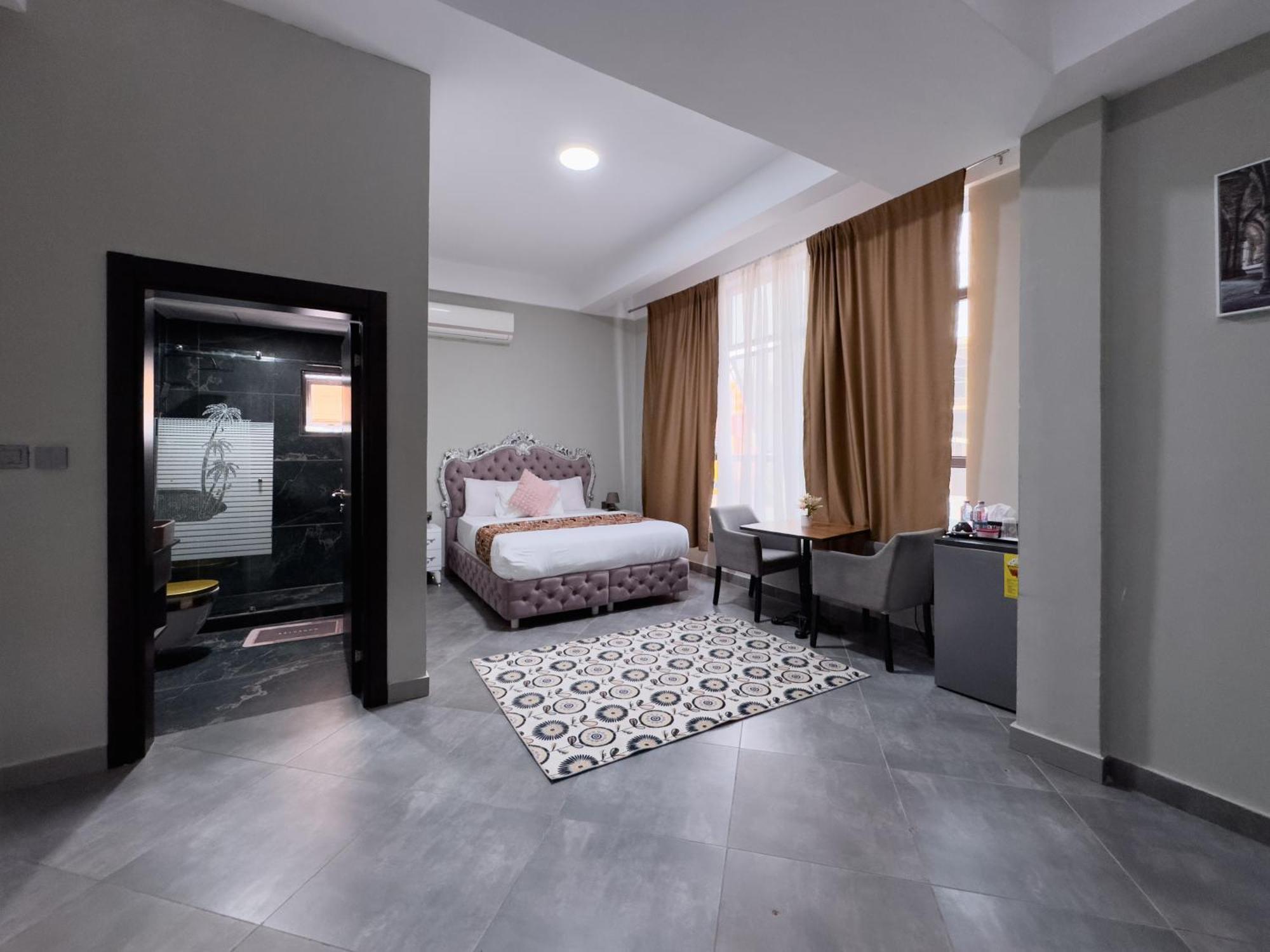 Euro Homes Hotel อักกรา ภายนอก รูปภาพ