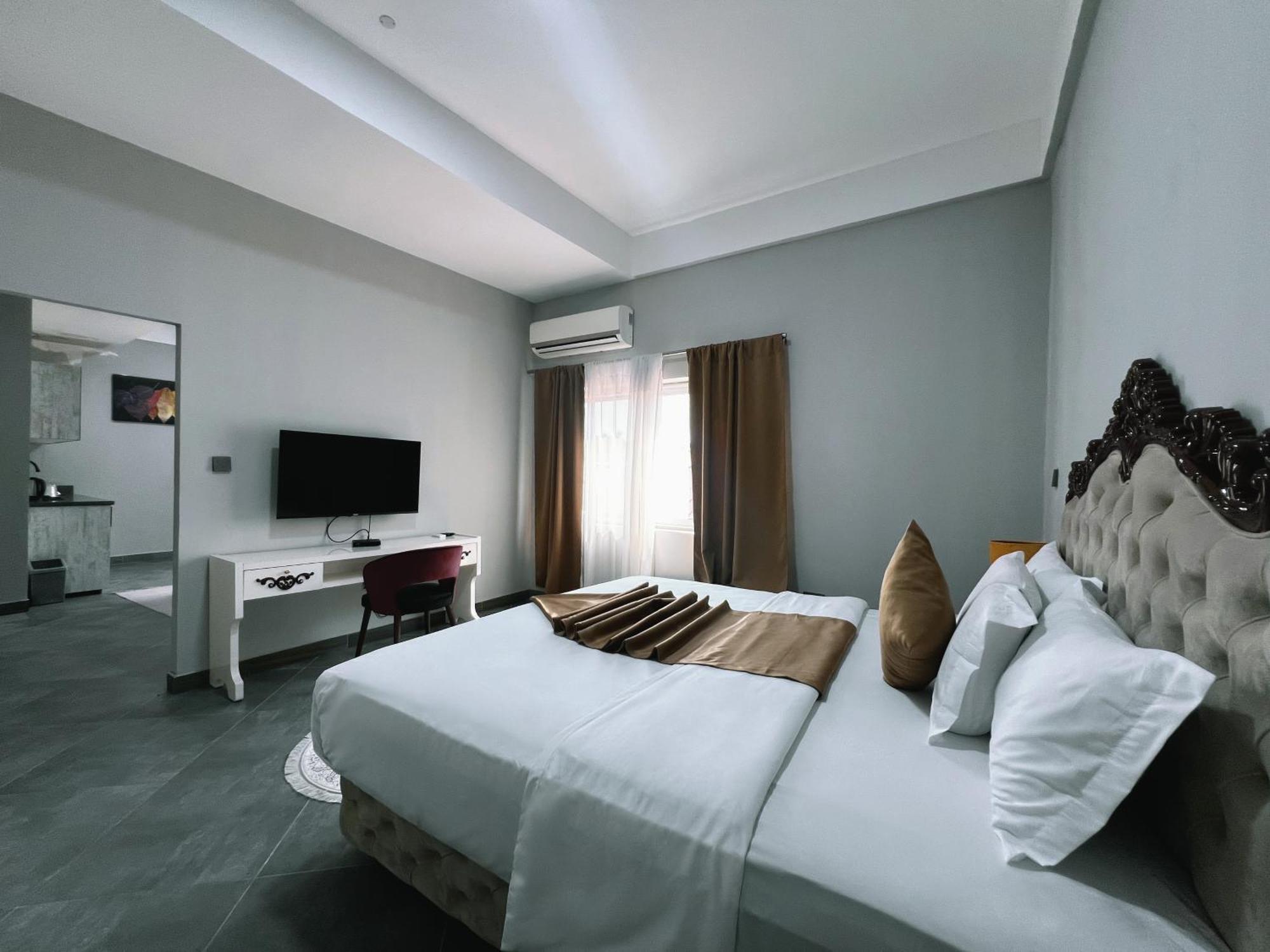 Euro Homes Hotel อักกรา ภายนอก รูปภาพ