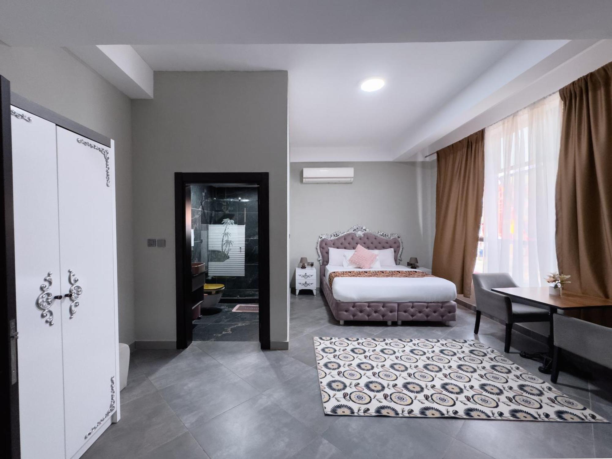 Euro Homes Hotel อักกรา ภายนอก รูปภาพ